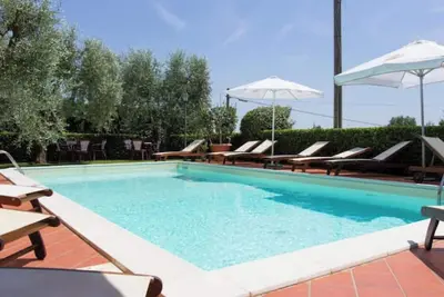 Appartement 'Autunno' avec piscine partagée, Wi-Fi et climatisation