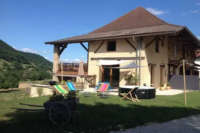 Image de Maison 'Entre Lacs Et Montagne' avec vue sur les montagnes, Wi-Fi et climatisation