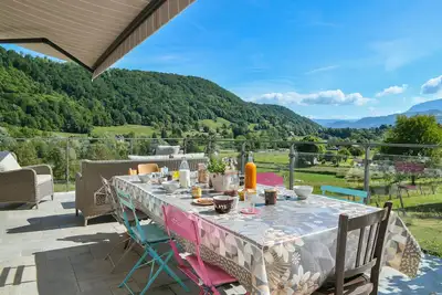 Image de Maison de vacances 'La Maison Dauphinoise' avec vue sur les montagnes, Wi-Fi et climatisation