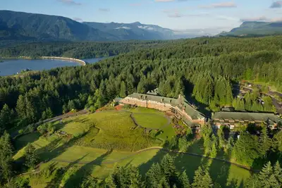 Image de Premier Room w\/ views of the Columbia River Gorge