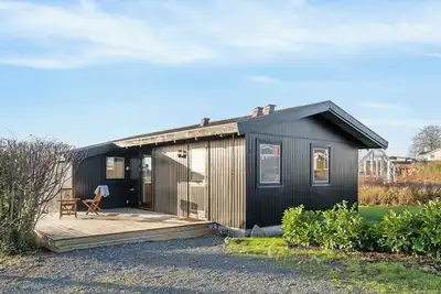Image de Cozy summer house close to beach and.