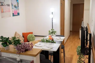 Image de 2 min walk from Seibu Shinjuku Station / 6 min walk from Shin-Okubo Station / 1 eatery in Tokyo / Accommodates 4 people