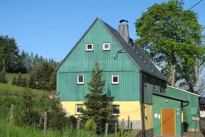 Image de Appartement \"Grünes Haus\" avec vue sur les montagnes, terrasse privée et Wi-Fi