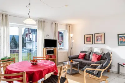 Image de Appartement \"Tannenblick 1-1\" avec vue sur les montagnes, terrasse privée et Wi-Fi