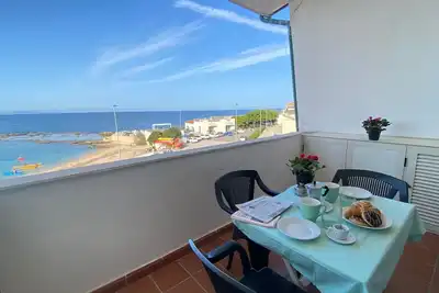 Image de Appartamento Il Delfino: comodissimo e fronte mare