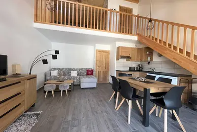 Image de Confort moderne avec mezzanine près du téléphérique