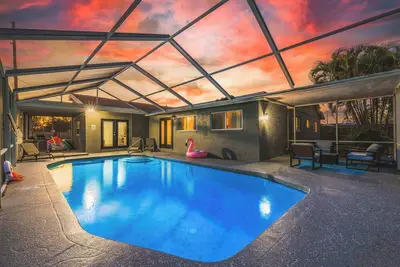 Image de 6mi to Beach, Villa w/Private Pool, Firepit