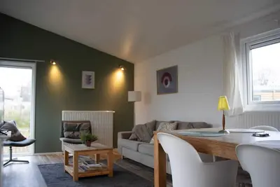 Image de Cozy chalet for rent on a child-friendly campsite near Lauwersoog
