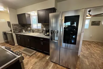 Image de Dp Arizona View - 3 Bedroom/4 Beds and 1. 5 Bathrooms -Beautiful Home-Large Yard