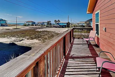 Image de Texas Tiki | Bay Views, Pet-Friendly