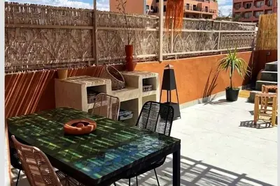 Image de Écrin Moderne : Maison de ville avec Rooftop aménagée et Piscine Chauffée