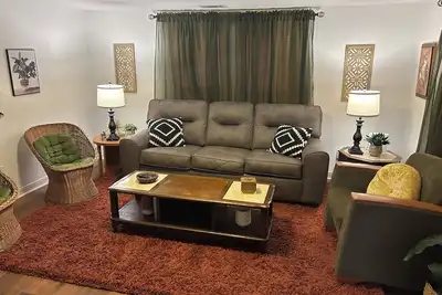 Image de Boho Bungalow 2-bedroom house Professionally Cleaned in delightful Fort Smith