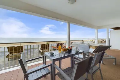 Image de Front de mer - Appartement pour 12 - Terrasse