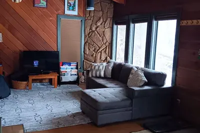 Image de Girdwood ski cabin. Wild Iris Chalet. 5 miles from daylodge.