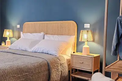 Image de Suite No. 5. Elegant 45sqm in the principal square - 5 min from the Ruins