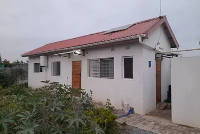 Charming cottage in Lusaka located 5 minutes from Airport with Ac, and Wi-Fi.