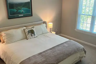 Image de Beautiful townhome on golf course, near downtown and hospitals