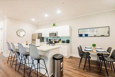 Image de Elegant 2-bedroom apartment with Ac, fitness room - E