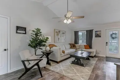 Image de Charming 3-bedroom house with Ac and WiFi in Thornville with Hot tube!