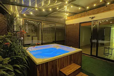 Image de Modern home with private jacuzzi