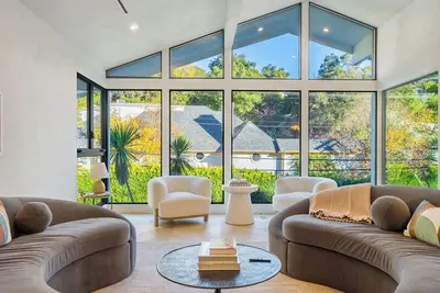 Image de Spanish Modern Villa In Beverly Hills
