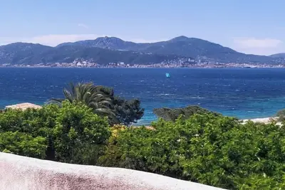 Image de Villa 6 couchages avec terrasse, vue sur mer &golfe d'Ajaccio. Plage à 4 minutes