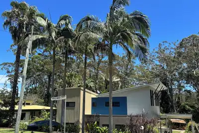 Image de Kiki’s Beach House is an invitation from our family to yours to come together.