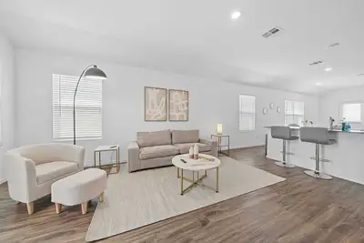 Image de Modern 3br Cottage-Private Yard-30+ Day Stay in Hutto #42147