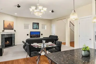 Image de Spacious & Modern 4Bedroom Home in Bothell – 30-Day Minimum Stay #41847