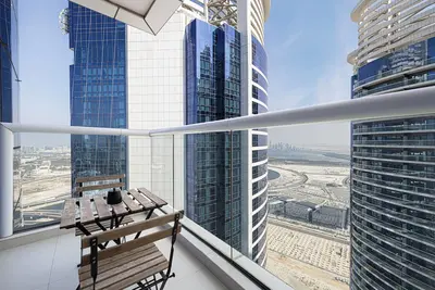 Image de Deluxe 2br, 5-star, High Floor, Balcony, Cosy