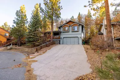 Image de Whispering Pines Cabin – Tranquility in the Trees