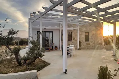 Image de Quiet house in southern Crete, picturesque sea and mountain views, beach within walking distance