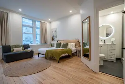 Image de The Pearls #22| OldQuebec | King Bed | 4Guests
