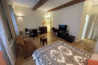 Image de \"Chic Studio Apartment in the Heart of Saint-Germain\"
