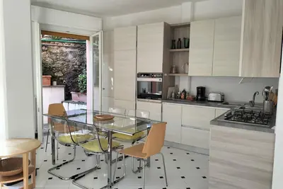 Image de Serena's Beach Side Apt with Parking and A/C