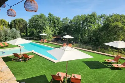 Image de Stylish 3-bedroom retreat with heated salt water pool in Castelnaud near Sarlat