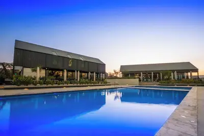 Image de Central Apartment, Cinema, Pools, Gym, Tennis court, Family friendly