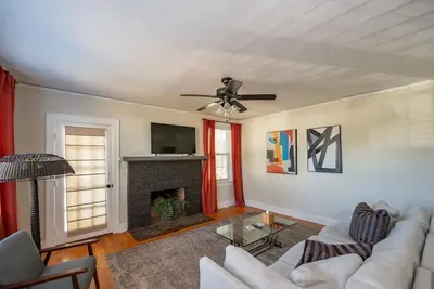 Image de Charming 3-bedroom home in a perfect location - 5min to Lu