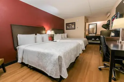 Image de Perfect for a Small Group! Free Parking On-site, Pets are Welcome!