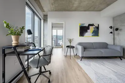 Image de Modern Comfort in the Heart of Montreal
