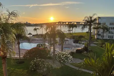 Image de Isla resort style 2br; 2Bath condo minutes from Pass-a-Grille & St Pete Beach