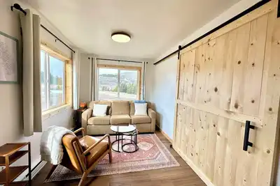 Image de Relaxing Cabin with Waterfall near Glacier National Park - King Bed!