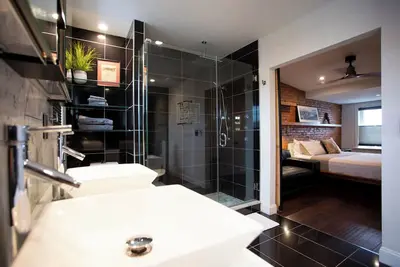Image de Modern, spacious 4-bedroom townhome in hip, fun, Fishtown Philadelphia!