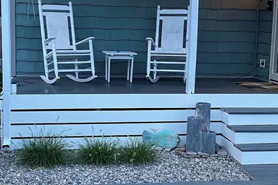 Image de New! Charming Cottage, Pet friendly, Hot tub, Dock & Pool Access-2 mi to Beach