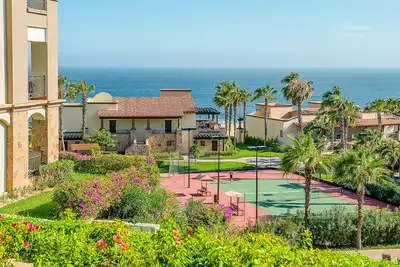 Image de 1br Cabo San Lucas condo—perfect for running, golfing, tennis and relaxing.