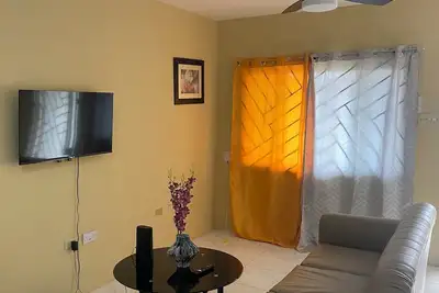 Image de Cosy 2 Bdr House - 20 mins to Negril and less than 1 hr from Mbj Airport