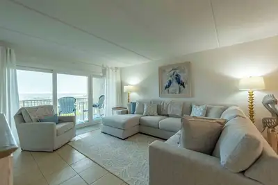 Image de 103 Amelia by the Sea, Oceanfront, First Floor, Private Pier