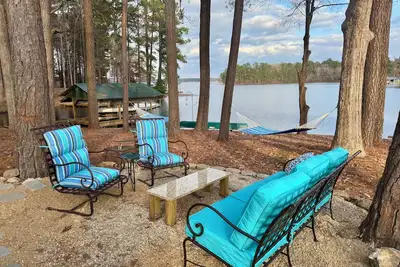 Image de Henny Penny Hideaway: deep water boat house and amazing outdoor spaces