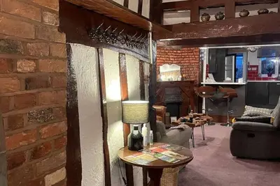 Image de Gloucester - 2 Bed - Pet Friendly - Prime Location