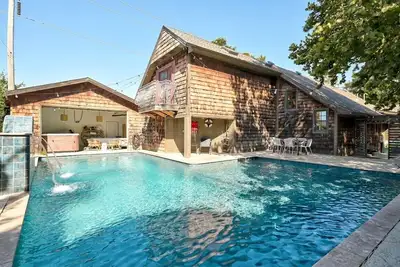 Image de Paradise on Penn with Pool & Hot Tub Near Downtown